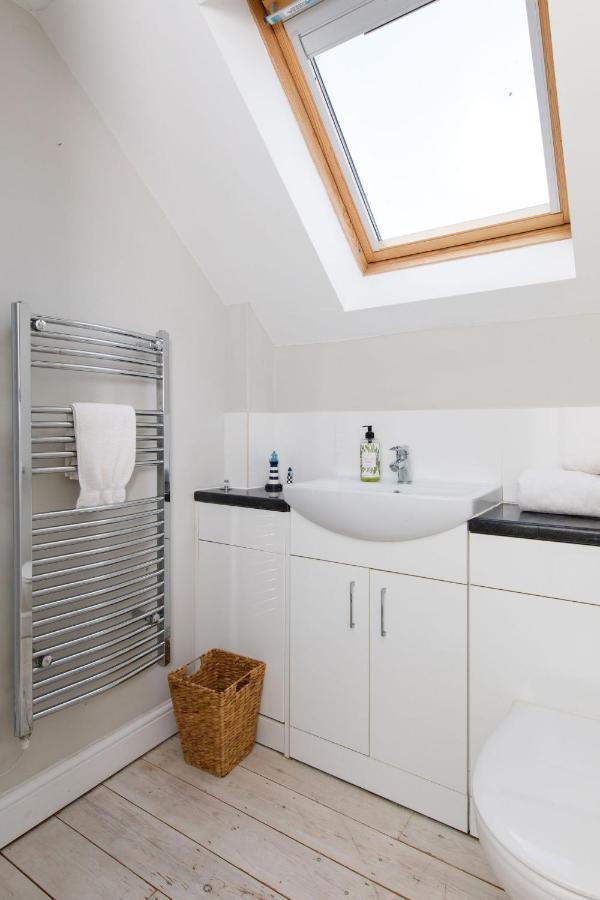 Woodfield Wellbeing Apartment Oving Bagian luar foto