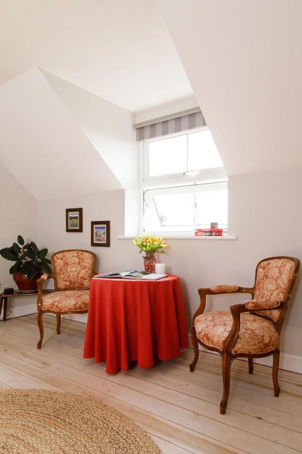 Woodfield Wellbeing Apartment Oving Bagian luar foto