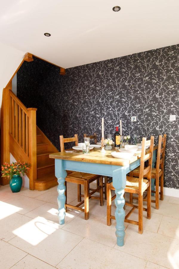 Woodfield Wellbeing Apartment Oving Bagian luar foto