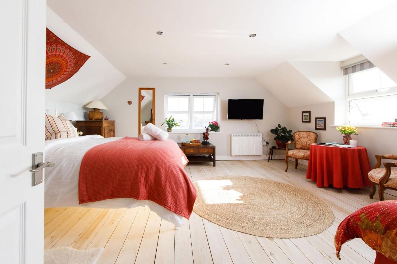 Woodfield Wellbeing Apartment Oving Bagian luar foto