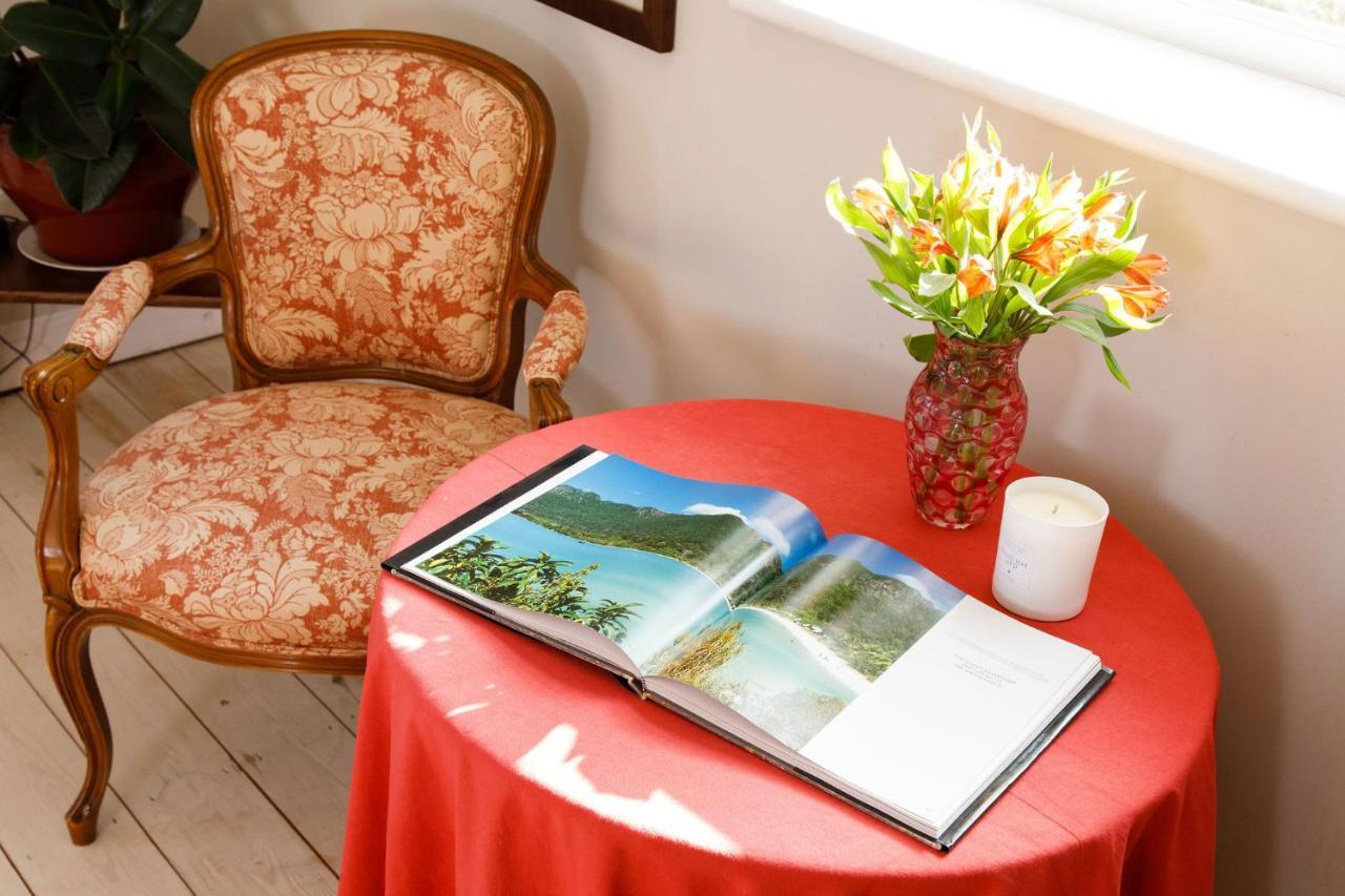 Woodfield Wellbeing Apartment Oving Bagian luar foto