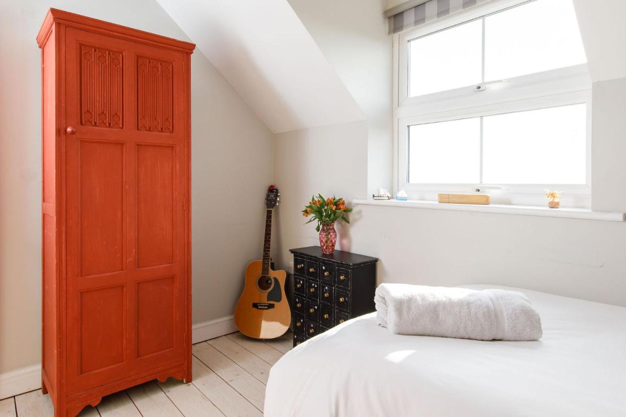 Woodfield Wellbeing Apartment Oving Bagian luar foto