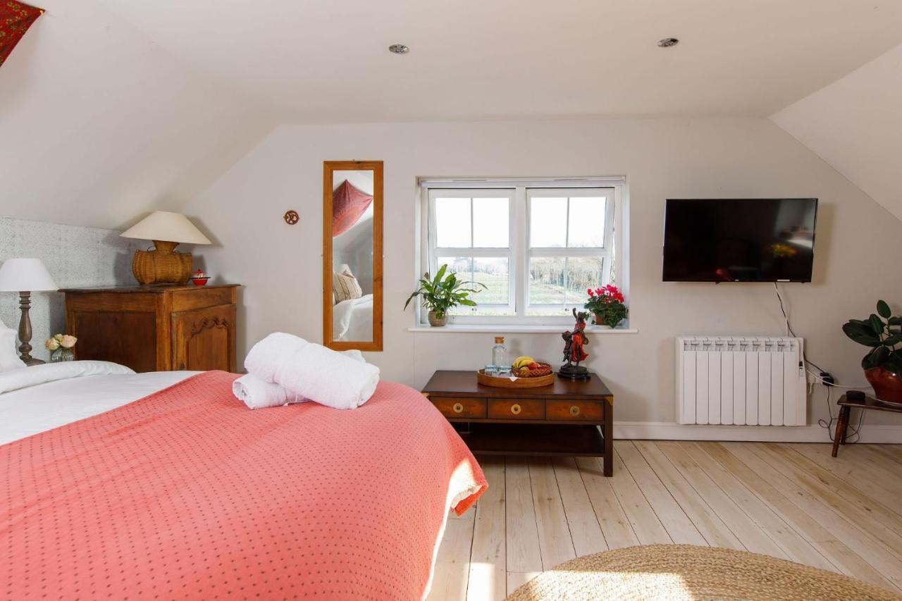 Woodfield Wellbeing Apartment Oving Bagian luar foto
